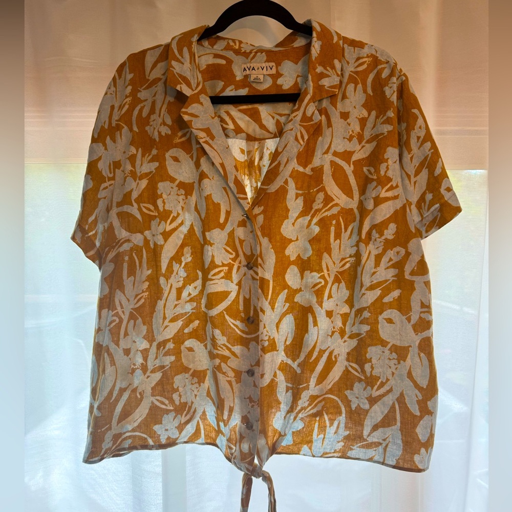 Beeezy tropical cropped button down